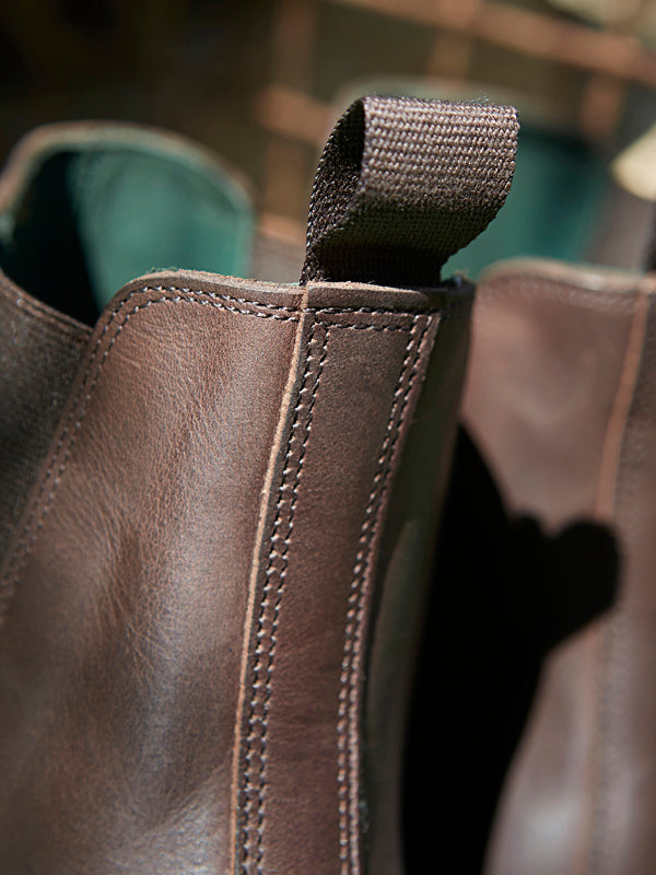 Falcon brown chelsea boot detail