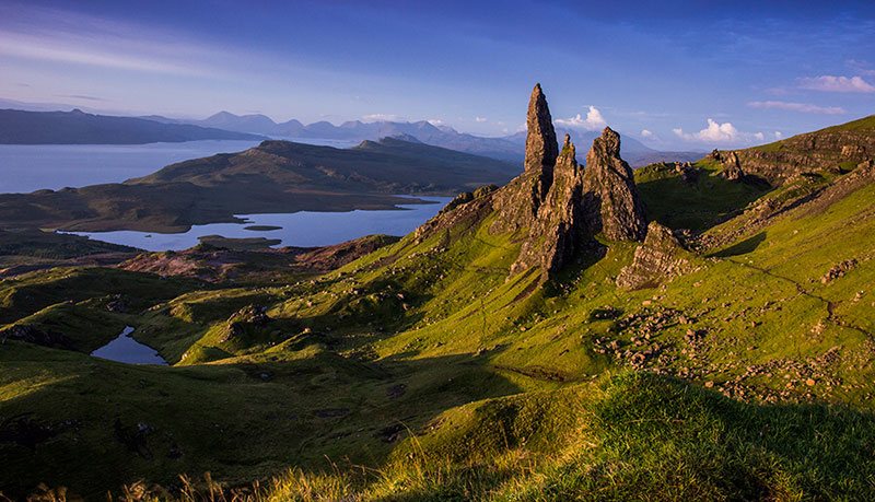 “From Skye to Islay: Essential Hiking Boots for Scotland’s Islands”