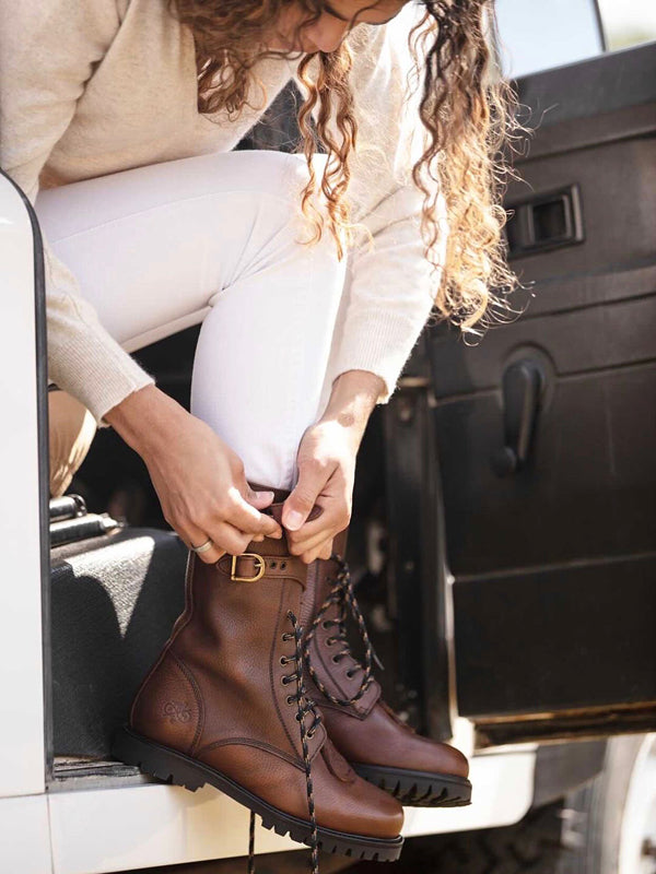 HOT Osprey Womens Lace Up Boots Tan Shoe Dark Brown Lace